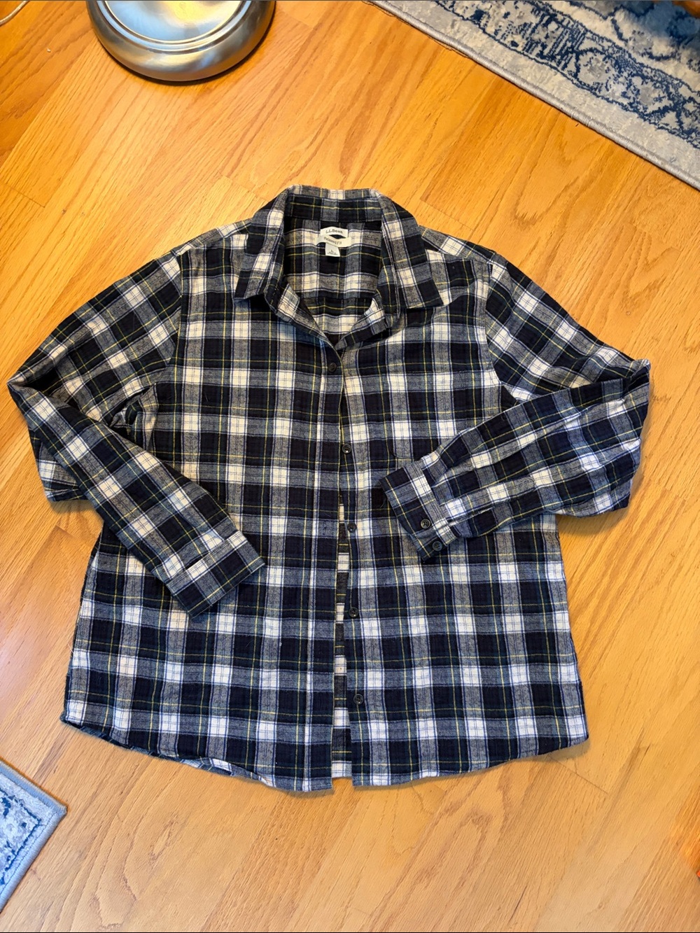 L.L. Bean women’s scotch plaid flannel shirt size large relaxed fit